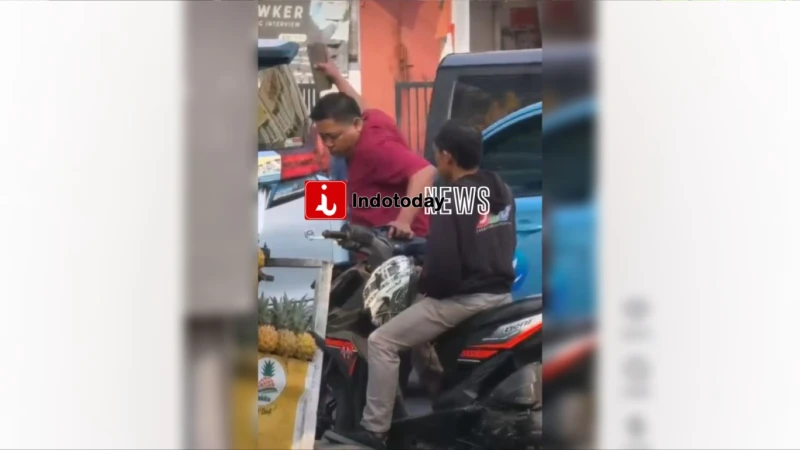 Usai Viral Hantam Motor Pakai Batu, Sopir Alphard Datangi Rumah Tukang Ojek di Jaksel